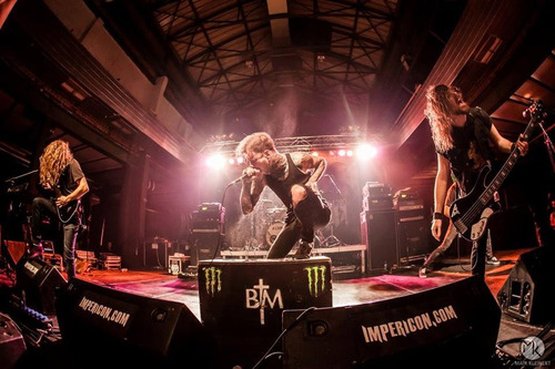 ihateeverythingandanything:  Betraying The Martyrs. 