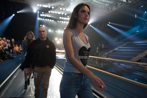 Alessandra Ambrosio @ the VSFS 2014 rehearsal.