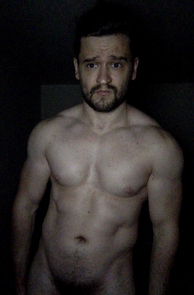 theonlylivingboyinnewyork:  I used to take lots of pictures of my body in the dark
