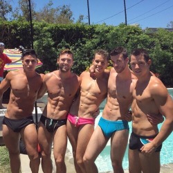 elispiritweaver:  Hot Dudes: http://elispiritweaver.tumblr.com