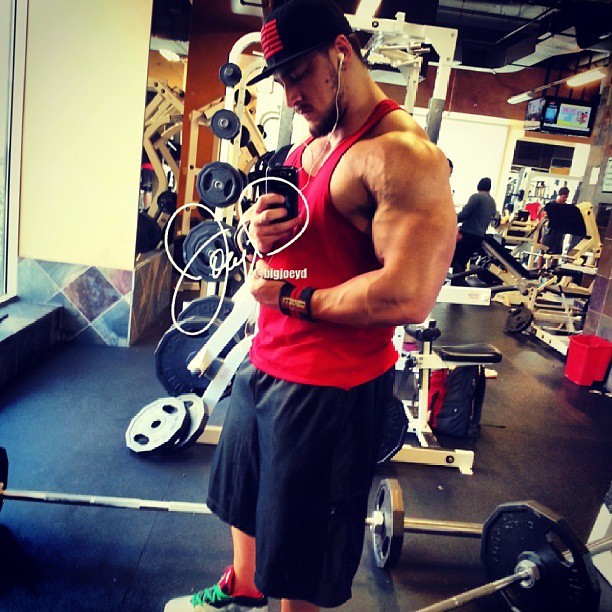 bigjoeyd:  Big muscle time. Doin’ arms &amp; feelin’ like a monster. #fit
