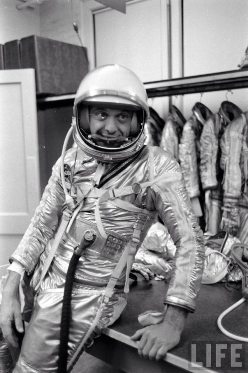 space-potter:Alan B. Shepard (November 18, 1923 – July 21, 1998) ❤️❤️