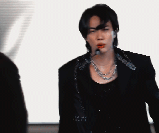 Black Swan 220312