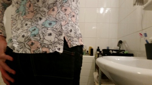 srarlicht:  So i just got a new shirt hope you guys like it. This is kind of fun. Love you all!!!