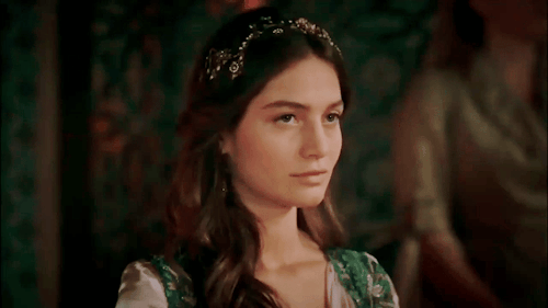 Sultans And Their Colorful Clothes + Fahriye Sultan Wears A Light Pink Caftan And A Patterned Tulle In