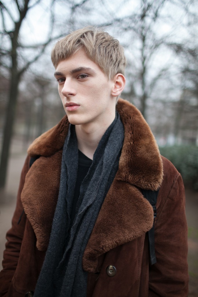 damplaundry:Dominik Sadoch at PFW F/W 2015 by Kuba Dabrowski