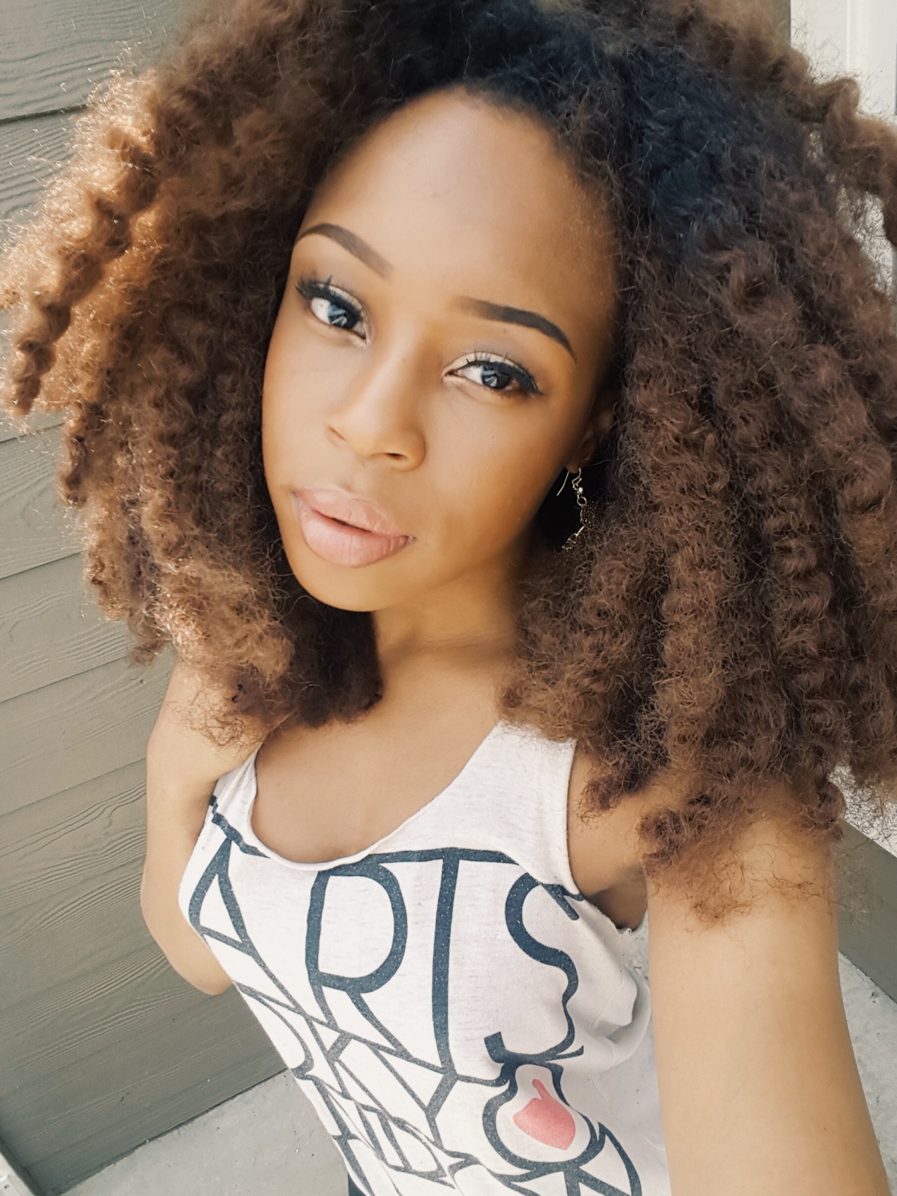 kilahmazing:  melanin monday + blackout day = blackgirlmagic✨    Insta | Youtube