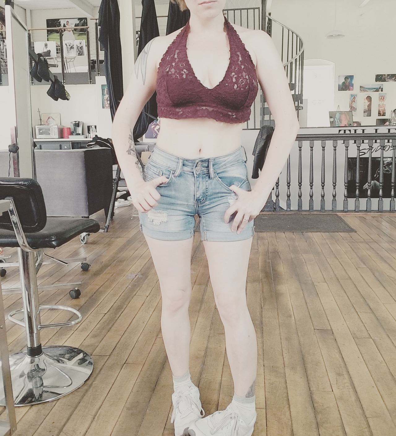 trashfirefallon:  Behind the scenes at one of @officialmarytsunami ’s photoshoots.