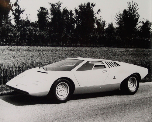 rocketumbl:  Lamborghini Countach prototype