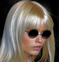 furples:  Abbey Lee at Anna Sui Spring 2011  