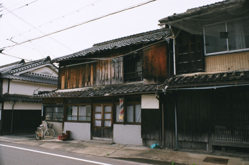 novemberschopin: walking streets of Aioi by miho’s dad on Flickr.