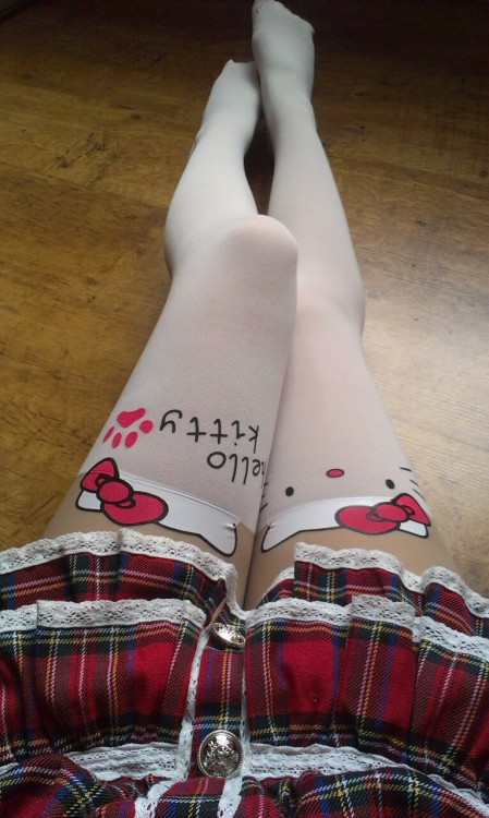 packofskittles:  Just got the cutest tights ever! So pleased!
