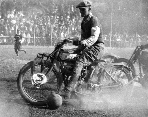 dieselpunkflimflam - modernizor - 1930’s motorbike soccervia...