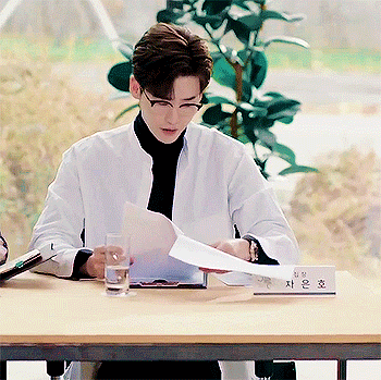captainjoongki: professor cha eun ho and his glasses 