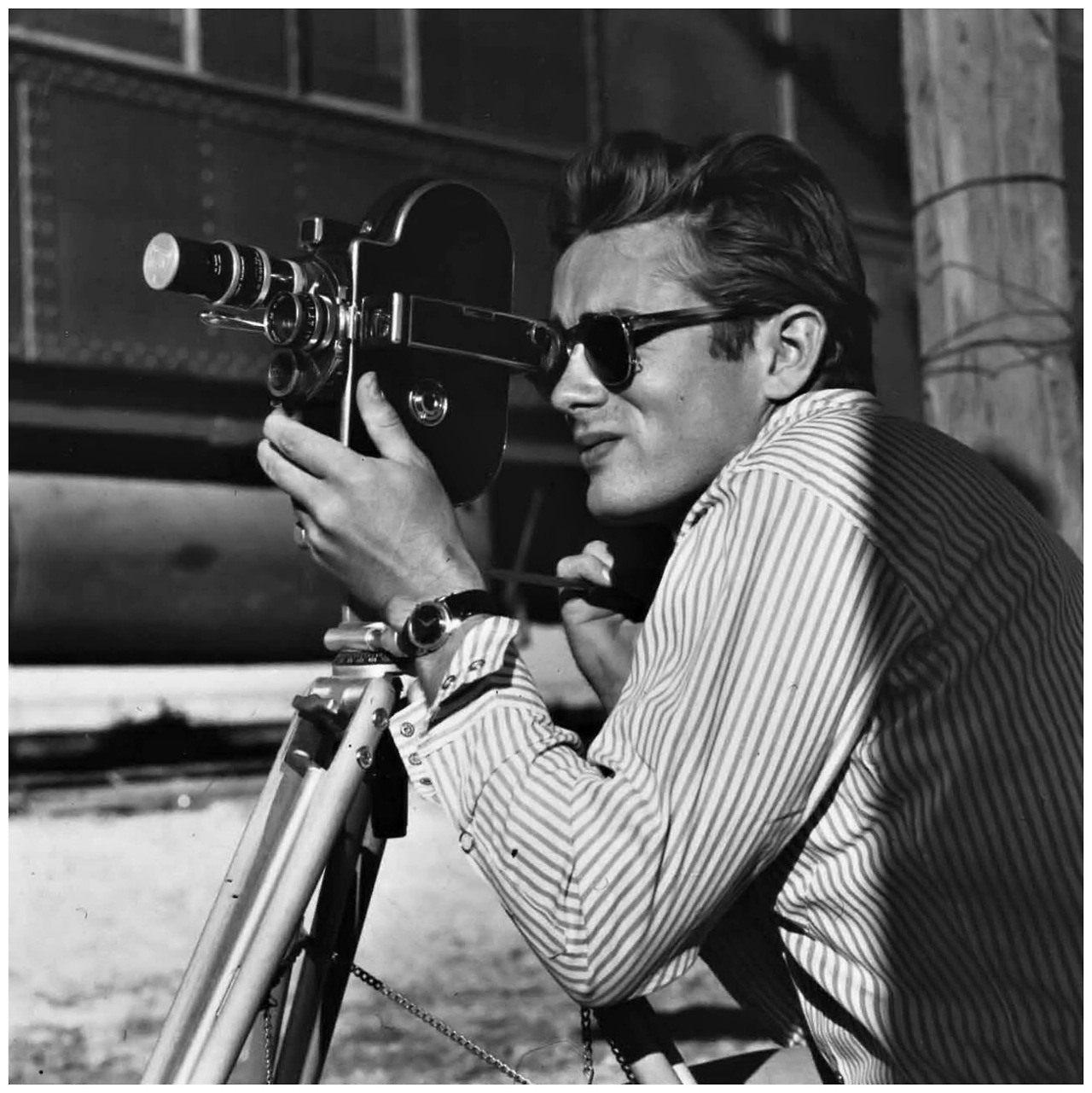 coolkidsofhistory:  James Dean on the set of Giant, 1955