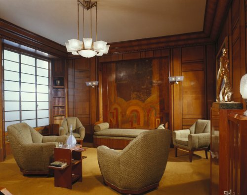This elegant study was a conservative interpretation of the ⁠Art Deco style, complete with a conceal