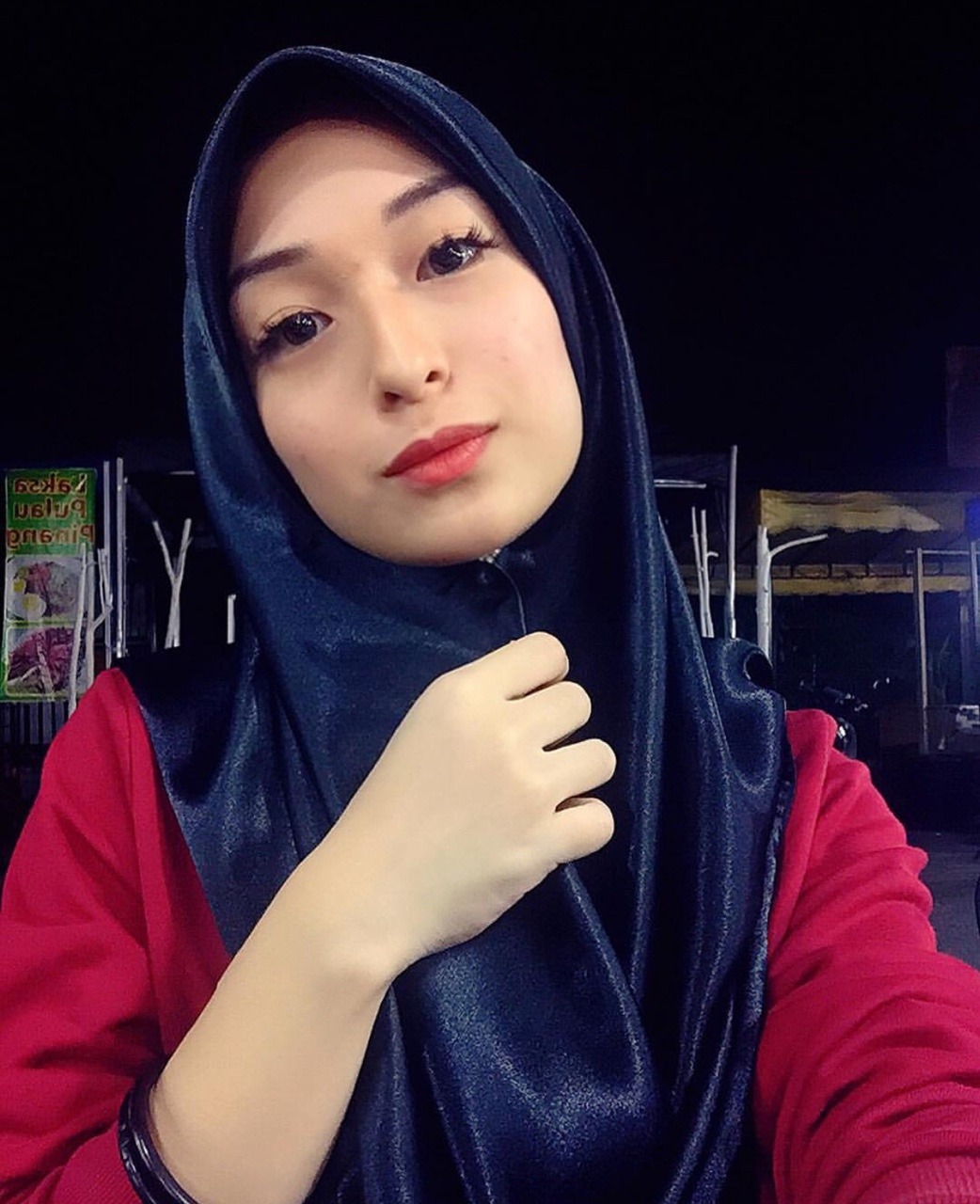 largestgirlscolection:  largestgirlscolection:  largestgirlscolection:  farhanafarah: