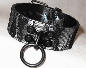 daddysprincessharry:  Some pretty lace collars (✿◠‿◠) 
