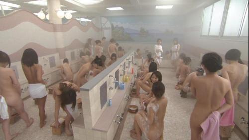 anp5261743:  Japanese ladies shower room porn pictures