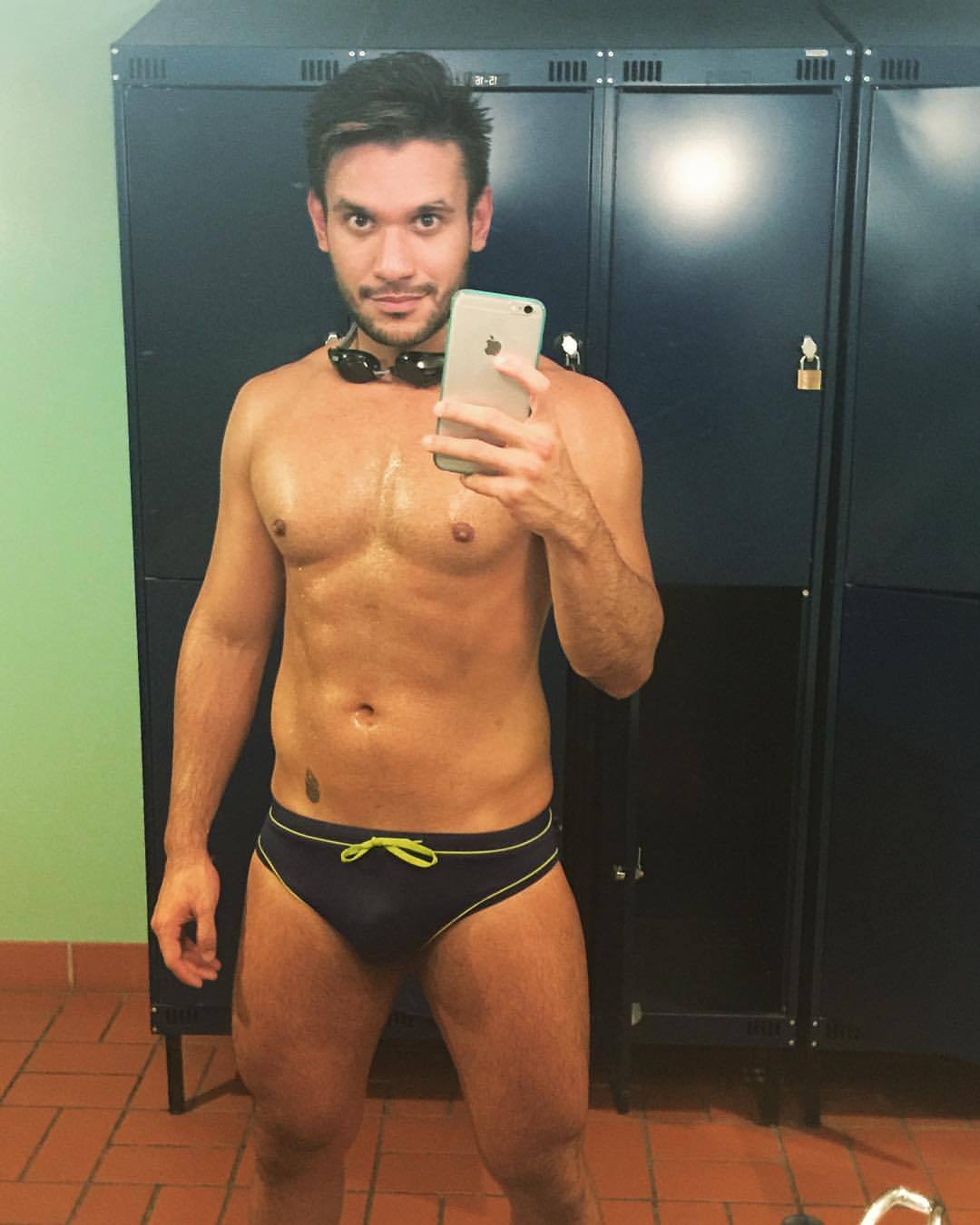 lyon8668:  #Saturday training, #Swim! 🏊🏼💦 after training my back and shoulders
