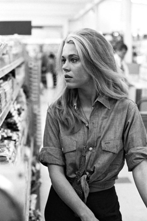 cartoonsource:Jane Fonda shopping in the ‘60s.