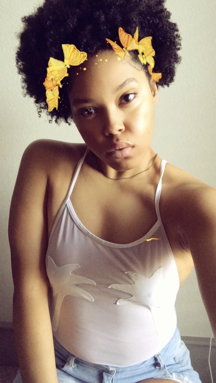 truuqueen:happy blackout day from me and my puff!  Mad beautiful