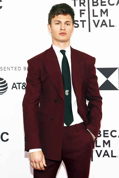 carpetdiem:Ansel Elgort attends the première of‘Jonathan’during the 2018 Tribeca Film Festival in Ne