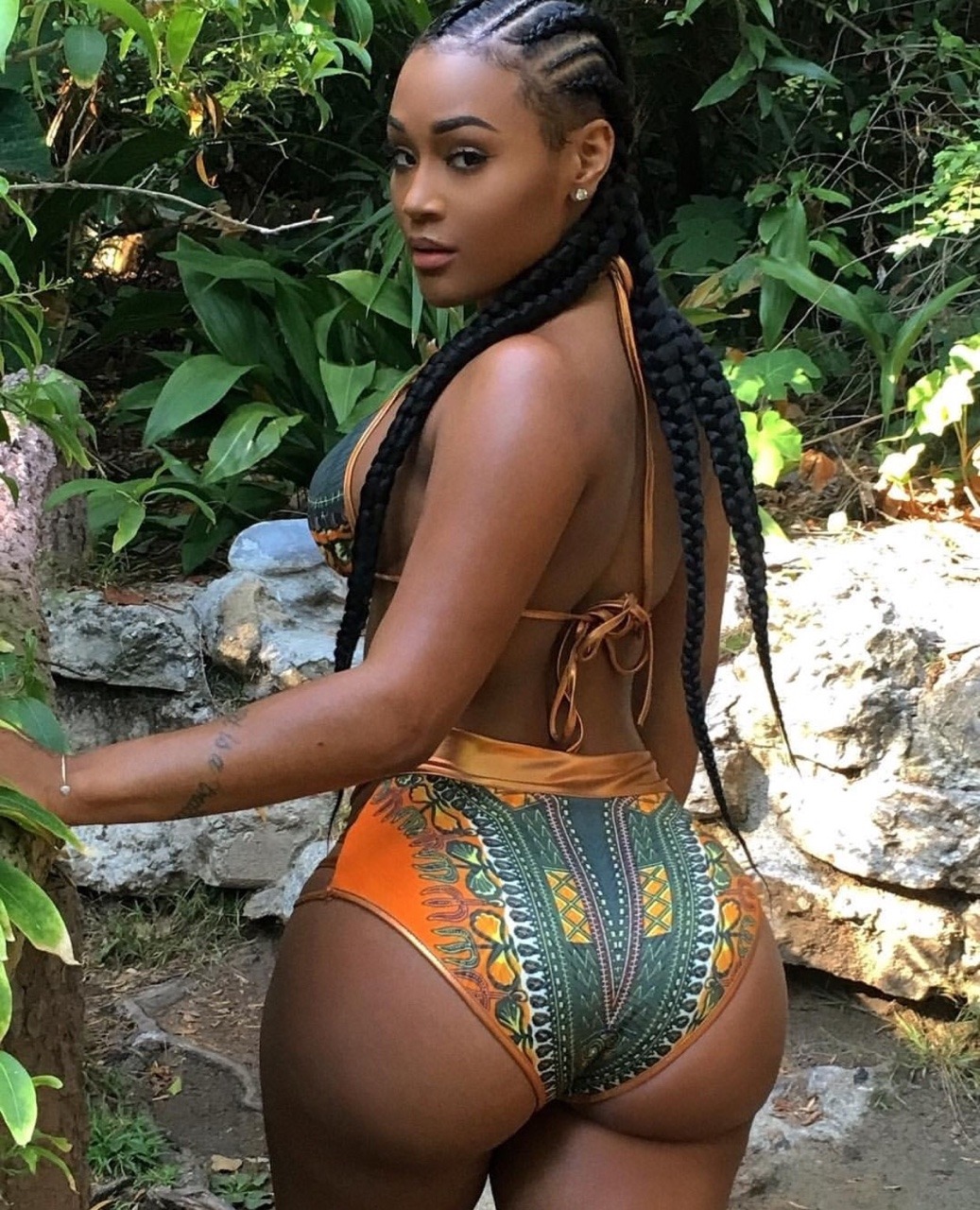 thedopeapproach:  Lira Mercer    | Instagram.com/thedopeapproach |