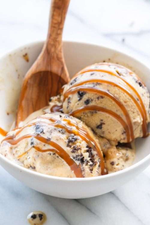 ilovedessert - Caramel Cookie Crunch Ice Cream