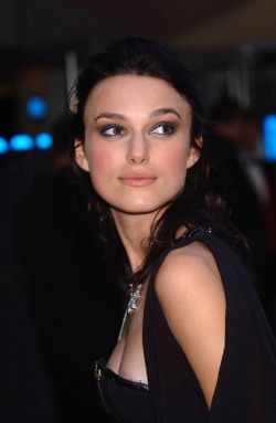 cruzingratiot:  Kiera Knightley nip slip