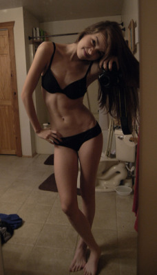 dirtysmallteens:  She stays fit