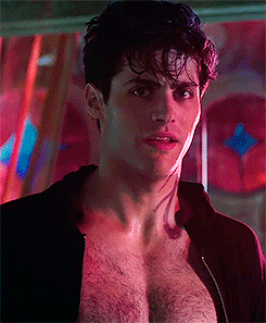 timetraveldean:  Magnus getting too distracted by a shirtless Alec gives me life