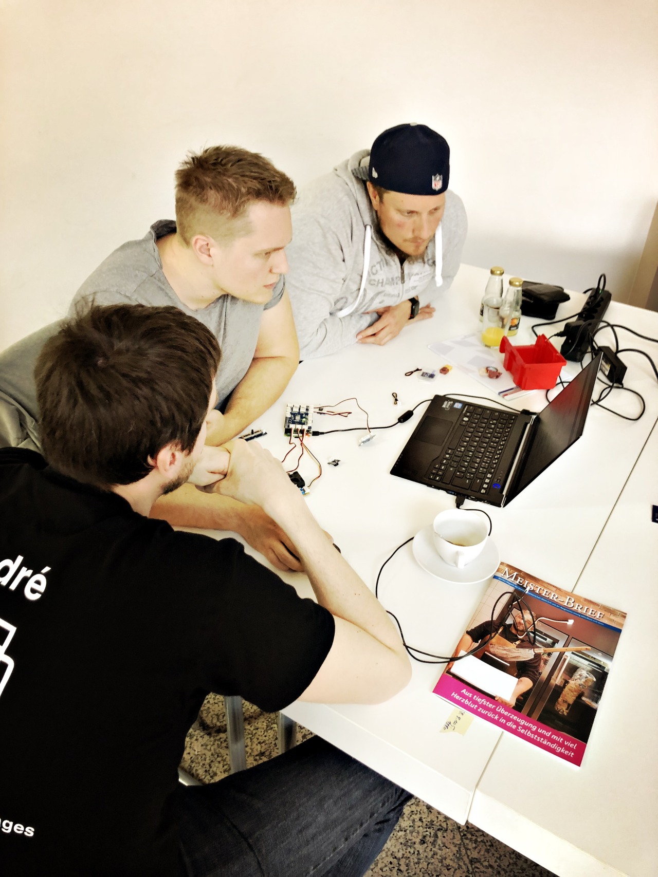 Hackathon Handwerk — Hackathon Handwerk „IoT-meister[n]“ gestartet