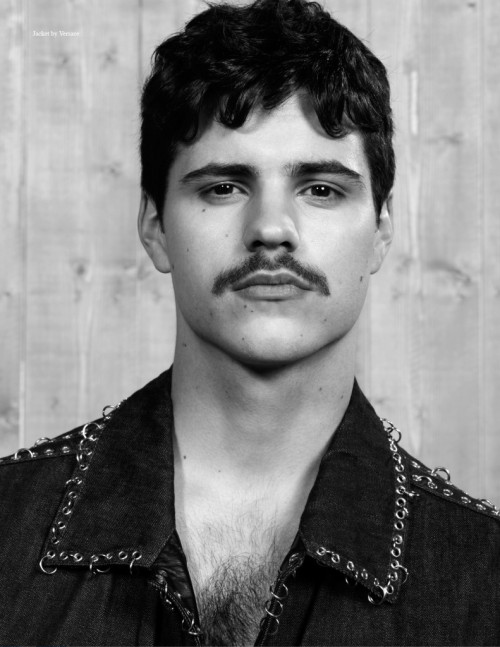 lurning:  I’m spending my birthday swooning over Matthieu Charneau