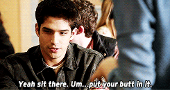 drunkstiles:  TEEN WOLF 3A GAG REEL  Throw your hands up! Stick your claws out! 