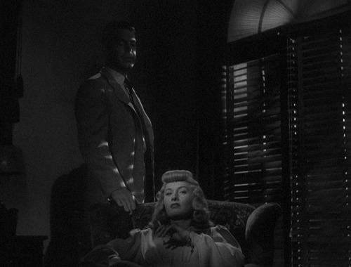  Double Indemnity – (1944) dir. Billy Wilder 