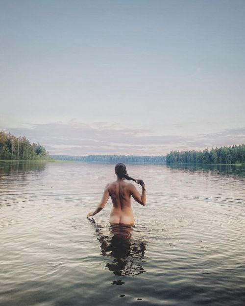 naturalswimmingspirit: anastasiia__mironovaА как давно вы купались голышом? А тем временем 20 дней д