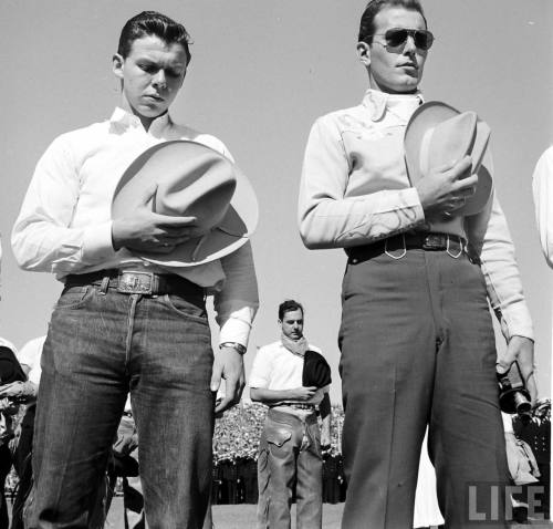 Texas SMU football game(Loomis Dean. 1950)