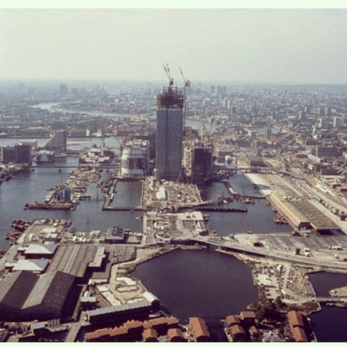 Canary Wharf under construction, 1990