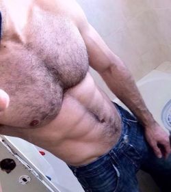 cumscruff:  cumscruff.tumblr.com