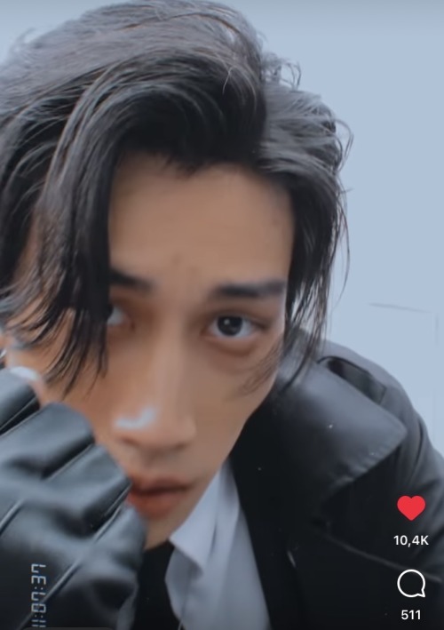 CAN HE PLEASE NOT OMFG
