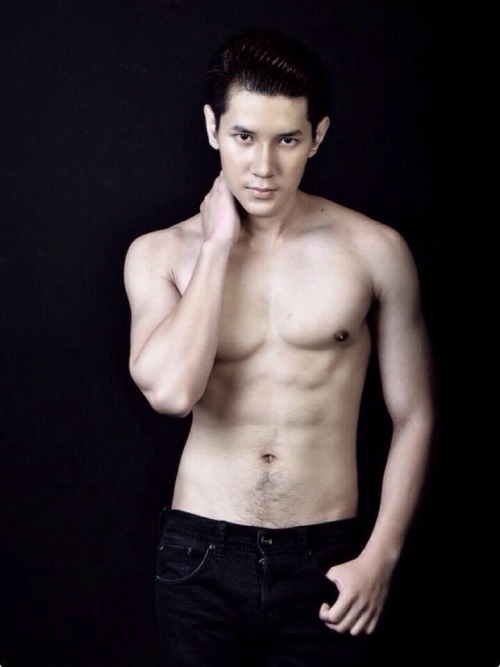 thairocky:  Thai Model
