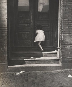 zzzze:  MARION PALFI (1907-1978) Untitled, Boston, 1946-1949 Gelatin silver print