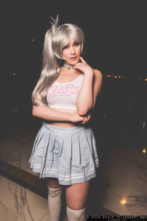 I wish I ironed my skirt.I wore this drinking on Saturday night and asked David Ngo to take my photo :3 WAIFU WEISSS 