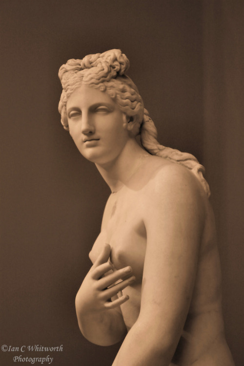 mmagori: Athens, Statue of Aphrodite