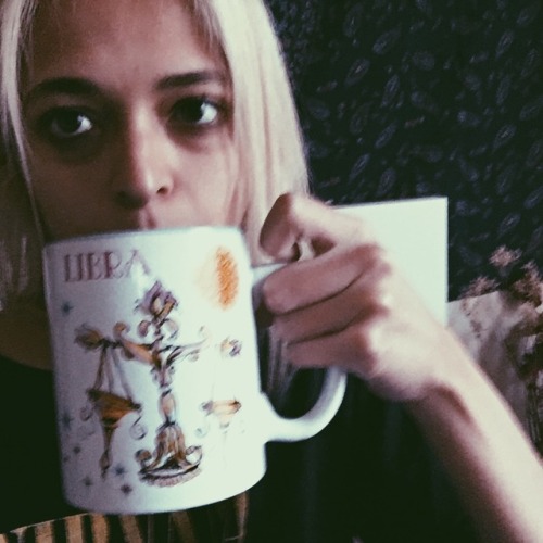 frankisabunny: Early morning  instagram: blondehighheeledfeminist