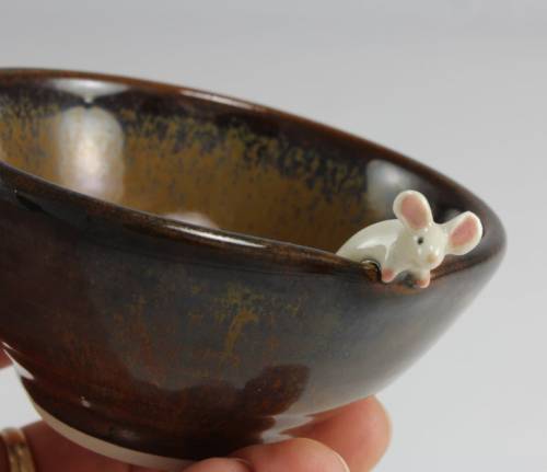 littlealienproducts:Ceramic Mouse Bowl by ScatteredFingers 