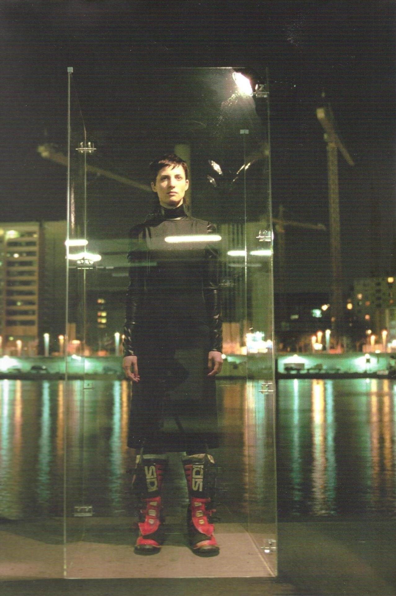 dekonstruktivisme:  Jurgi Persoons autumn—winter 1999—00.His designs are quite