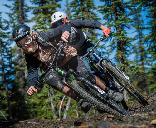 chrismbartlett:  The boys of @konabikes went riding on Retallack Lodge’s Reco Peak to find out who c