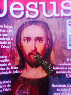 Skank Ak48 fuma Jesus